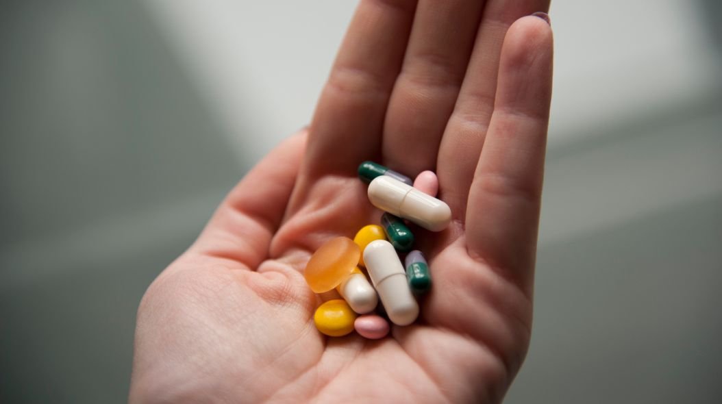 Posibles Interacciones entre Medicamentos y Cannabis Medicinal, Evaluación y Evidencia